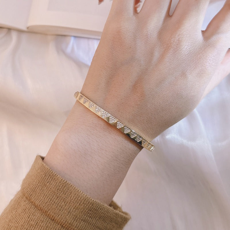 Gold Heart Bracelet