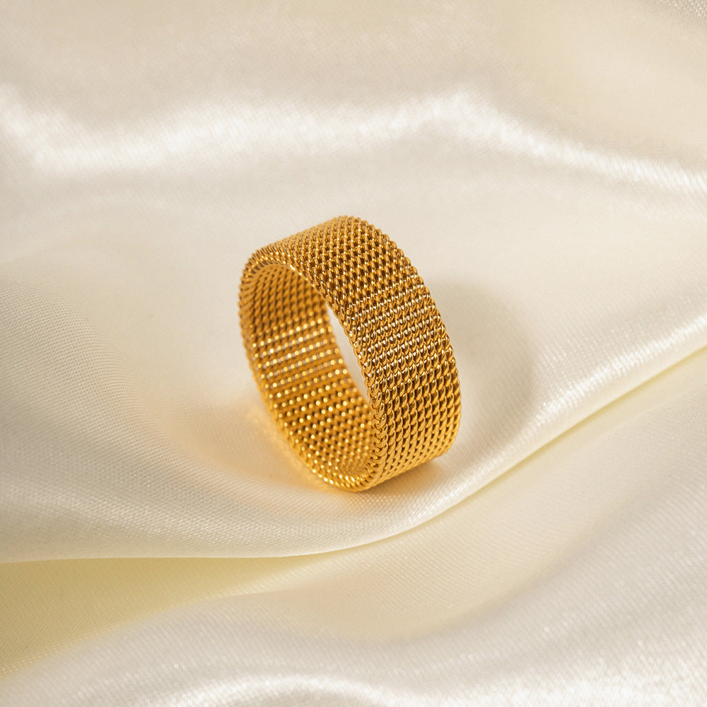 18K Gold Exquisite Design Ring