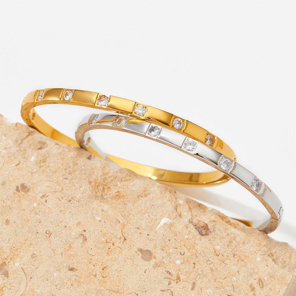 18K Gold Design Bracelet
