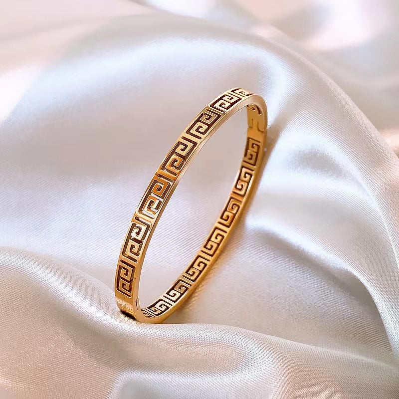 Women Live Life Bracelet