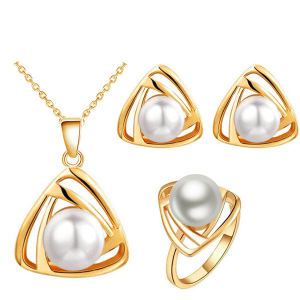 Gold Pearl Necklace Set