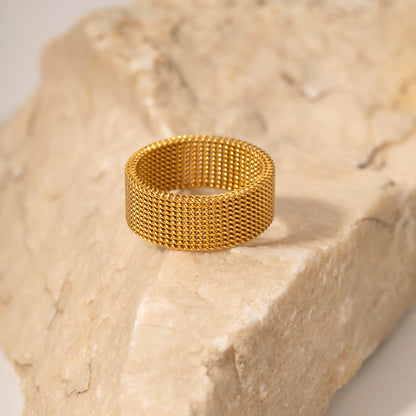 18K Gold Exquisite Design Ring