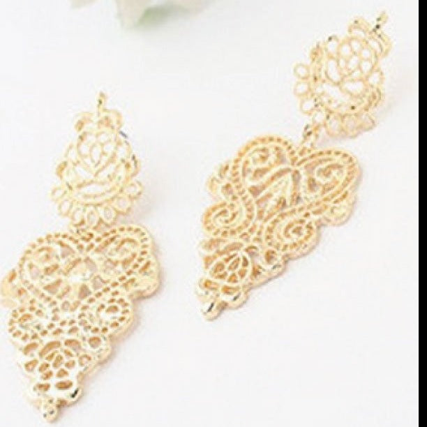 Gold Agnes Earrings